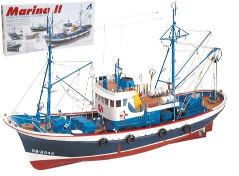 maqueta del barco pesquero del cantábrico Marina II a escala 1/50