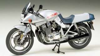 suzuki GSX1100S Katana Maqueta de moto Suzuki GSX1100S Katana de Tamiya a escala 1/12